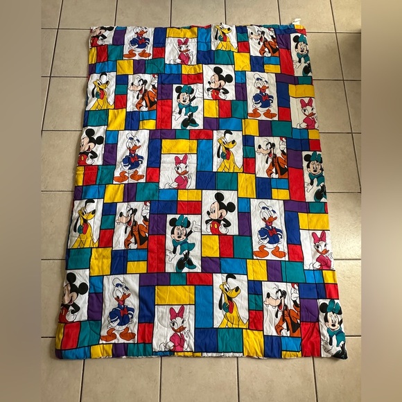 Vintage Disney Mickey Goofy Minnie Color Block Reversible Twin/ Full Comforter